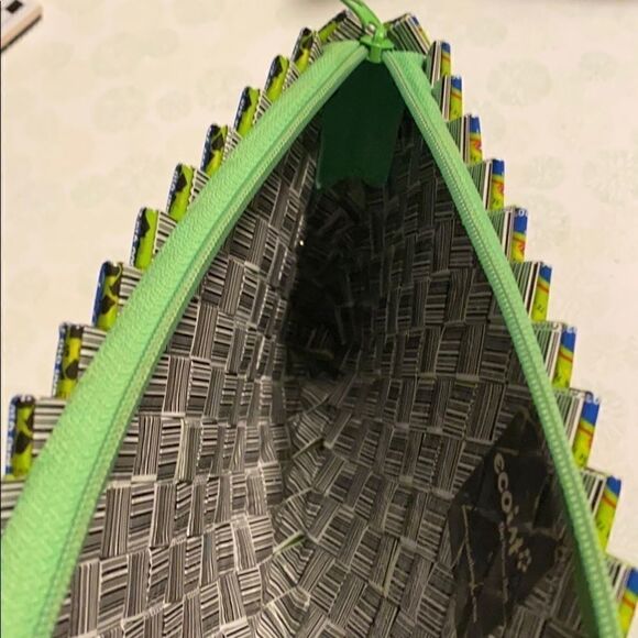 Ecoist recycled baguette style bag - Picture 5 of 7